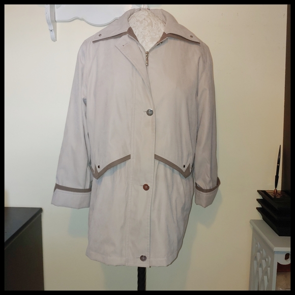 Liz Claiborne Jackets & Blazers - Liz Claiborne Trench Coat Medium